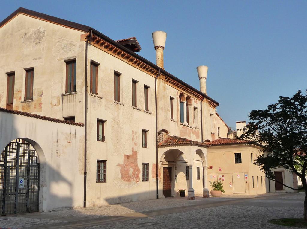 Mamma Mia On Ground Floor With Private Parking Tv-venice Apartment